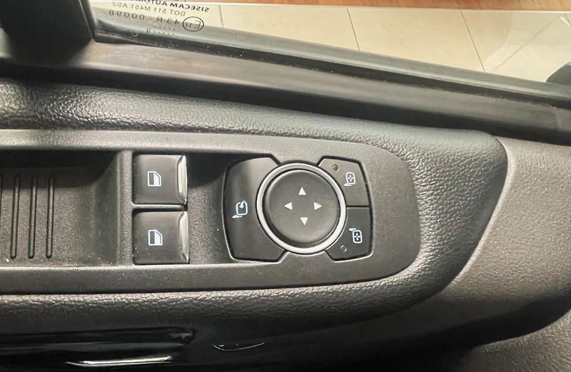 Ford Tourneo Custom Titanium L1 125kW AT, ČR - fotka 21 z 29