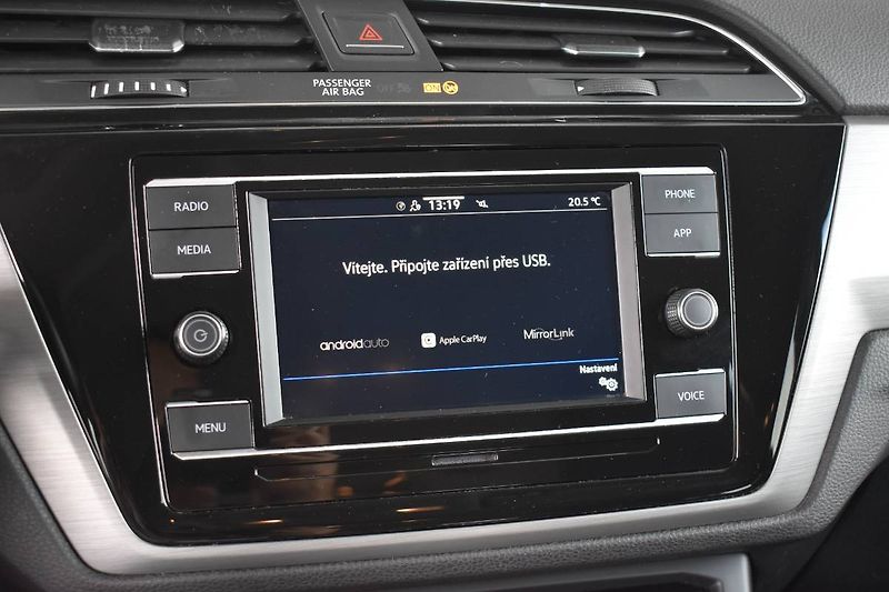 Volkswagen Touran (2022) 1.5TSI 110kW DSG,7 míst - fotka 20 z 20
