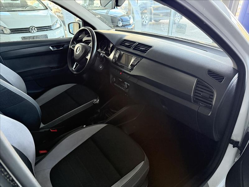 Škoda Fabia 1,2   TSI 81kW,SERVISKA - fotka 8 z 24