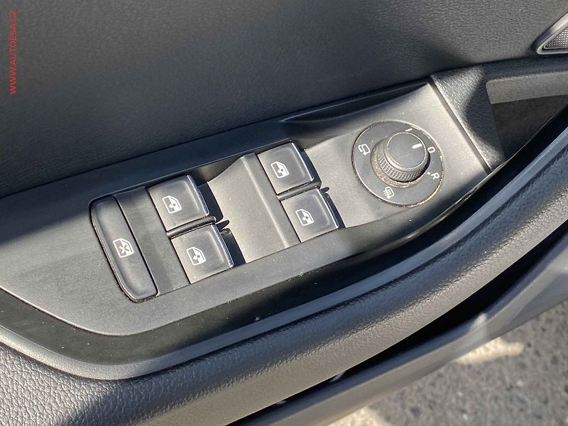 Škoda Superb (2016) 2.0TDi, Style, DSG, bixen - fotka 11 z 19