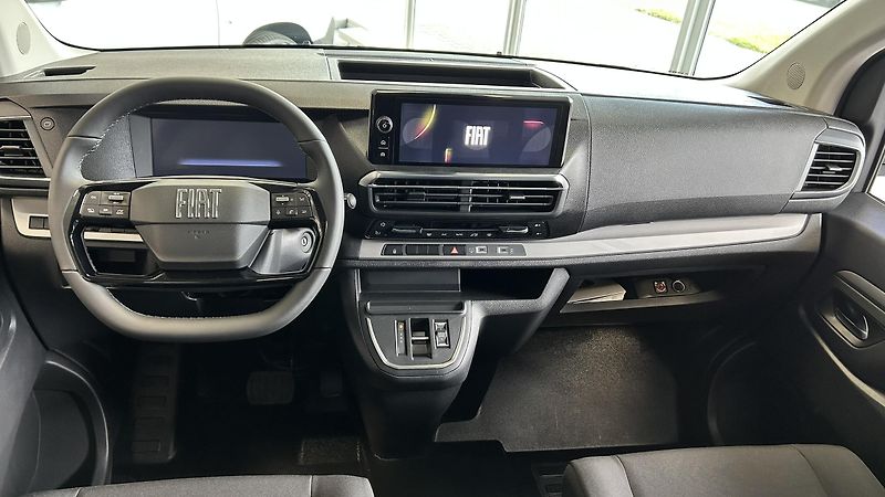 Fiat Ulysse 2.2MTJ 180k 8AT L3 - fotka 9 z 14