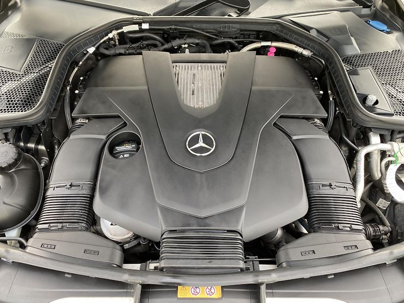 Mercedes-Benz Třídy C C 400 COUPE 4MATIC 51.000KM - fotka 78 z 149