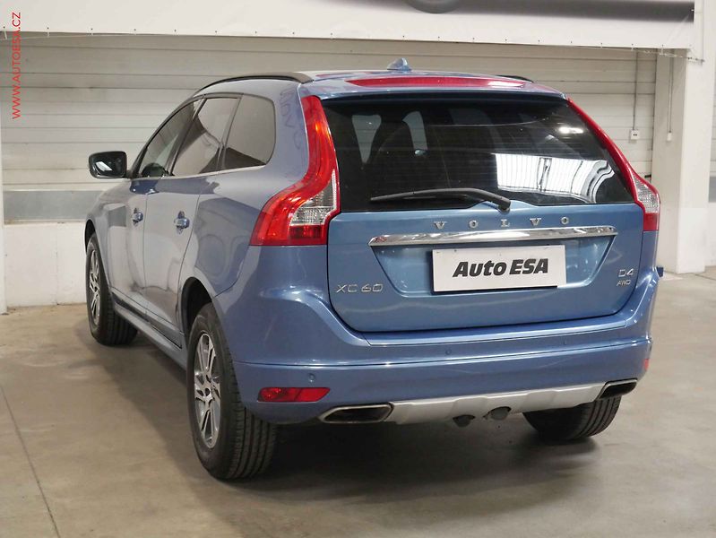 Volvo XC60 (2015) 2.4D4 AWD, ČR, Momentum, AT - fotka 4 z 21