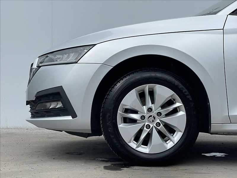 Škoda Octavia 2,0 TDI Combi Ambition Plus - fotka 20 z 24