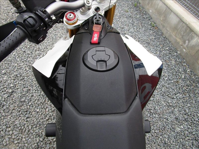 Aprilia 750 ABS  Dorsoduro - fotka 23 z 25
