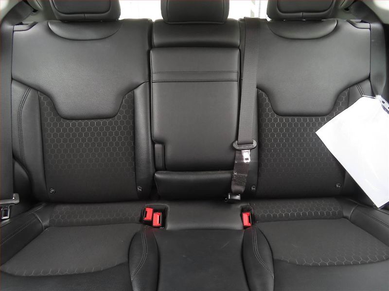 Jeep Compass (2021) 1.3 T-GDI, Automat, Serv.kniha - fotka 10 z 21