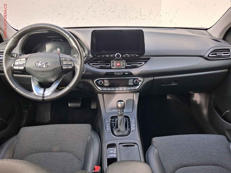 Hyundai i30 (2022) 1.5T-GDi 48V MHEV, ČR, Style - fotka 8 z 19