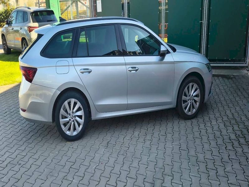 Škoda Octavia (2024) COMBI FRESH PLUS 1.5TSI 110KW - fotka 20 z 21