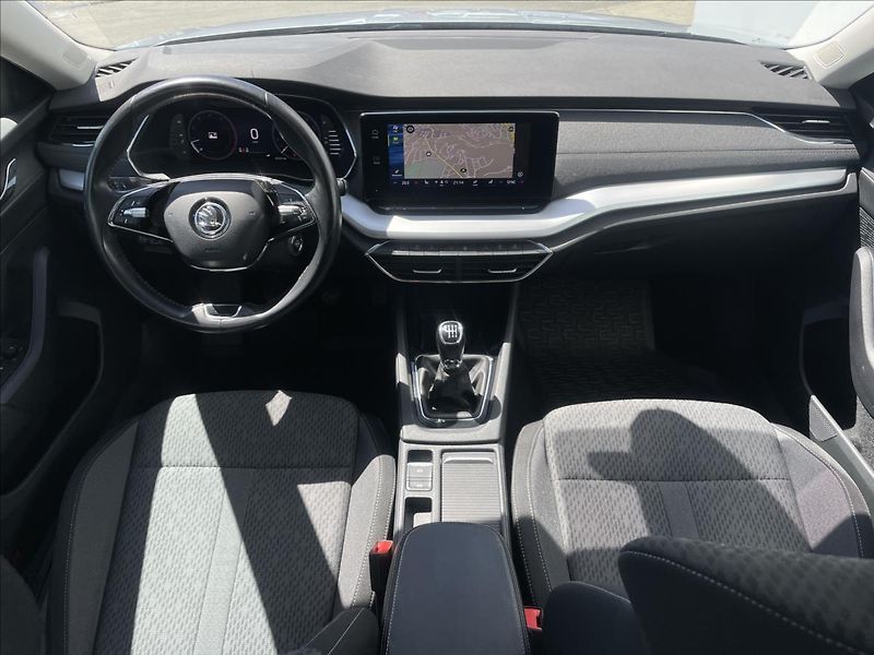 Škoda Octavia 2,0 TDI Combi Style Plus TAŽNÉ - fotka 8 z 22