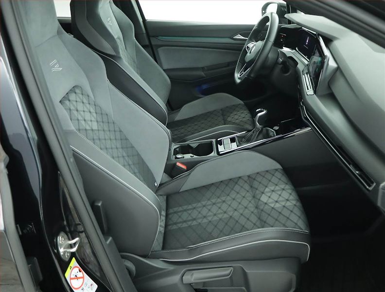 Volkswagen Golf (2022) R-Line 2.0 TDI, Kůže, Navi - fotka 9 z 15
