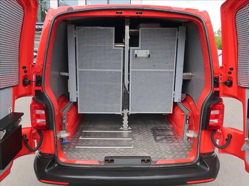 Volkswagen Transporter 2,0 TDi,110kW,1majČR,L2,dílna - fotka 24 z 27