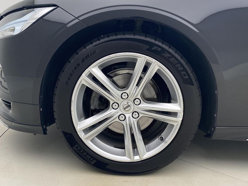 Volvo V90 D4 MOMENTUM AUT  - fotka 33 z 42