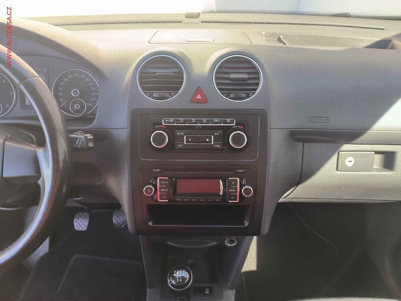 Volkswagen Caddy (2014) 1.6TDi, ČR, autoAC - fotka 11 z 15