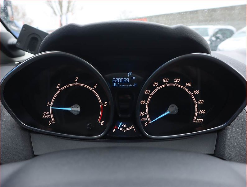 Ford Fiesta (2013) 1.6 TDCi, Serv.kniha, nová STK - fotka 11 z 15