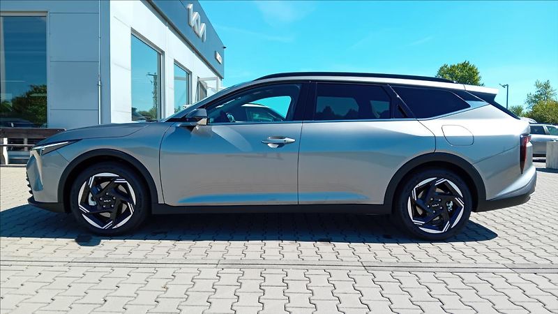 Kia K4 1,6 SW T-GDi 7DCT TOP - fotka 7 z 12