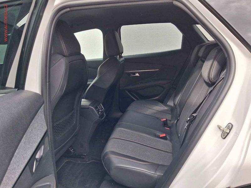 Peugeot 3008 (2017) 1.2PT, GT Line, AT, LED - fotka 10 z 20