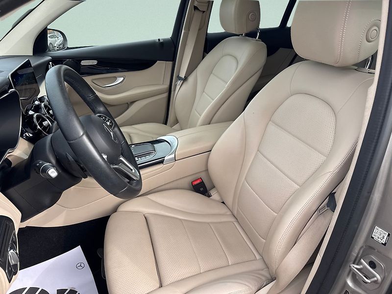 Mercedes-Benz GLC 300de 4MATIC Coupe - fotka 12 z 21