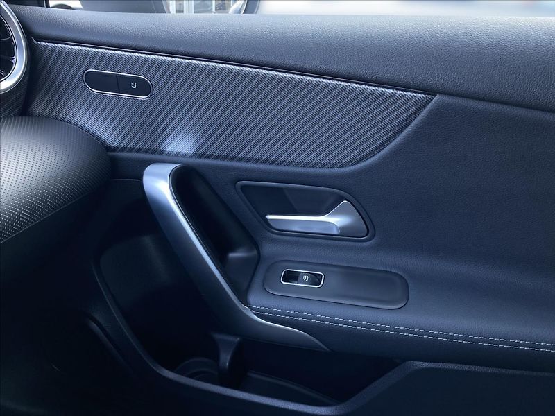 Mercedes-Benz Třídy A A 200 Progressive - fotka 19 z 26