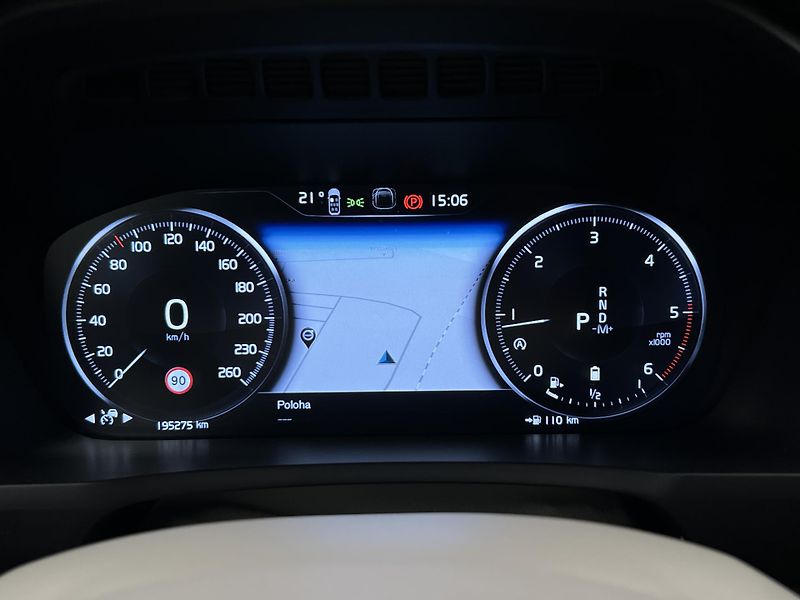 Volvo XC90 B5 AWD INSCRIPTION REZERVACE - fotka 26 z 44