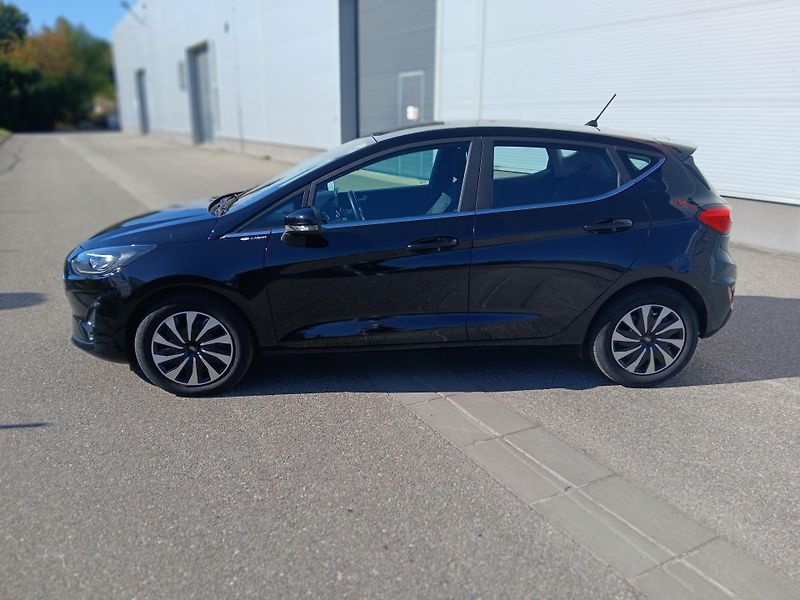 Ford Fiesta (2022) 1,0 EcoBoost Titanium 74 kW 6 - fotka 3 z 20