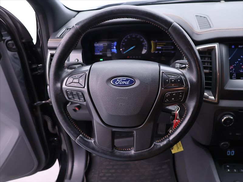 Ford Ranger 3,2 TDCi Aut. Wildtrak DPH - fotka 21 z 35