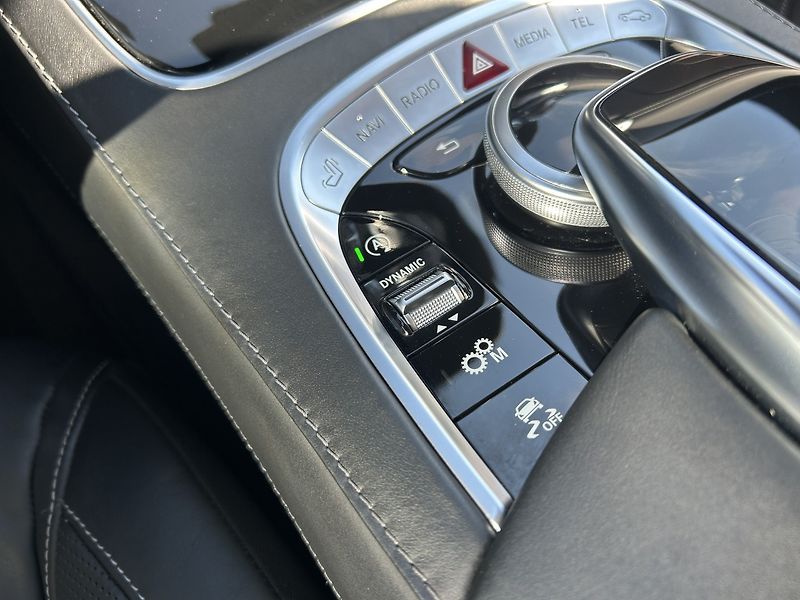 Mercedes-Benz Třídy S S 63 AMG 4MATIC+ Coupe - fotka 21 z 35