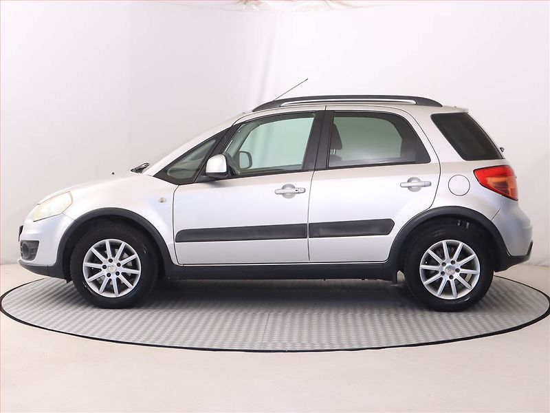 Suzuki SX4 (2010) 1.6 VVT, Serv.kniha, po STK - fotka 3 z 16