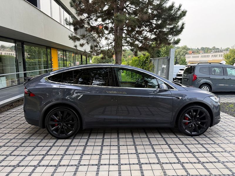 Tesla Model X Performance Ludicrous Mode - fotka 41 z 42
