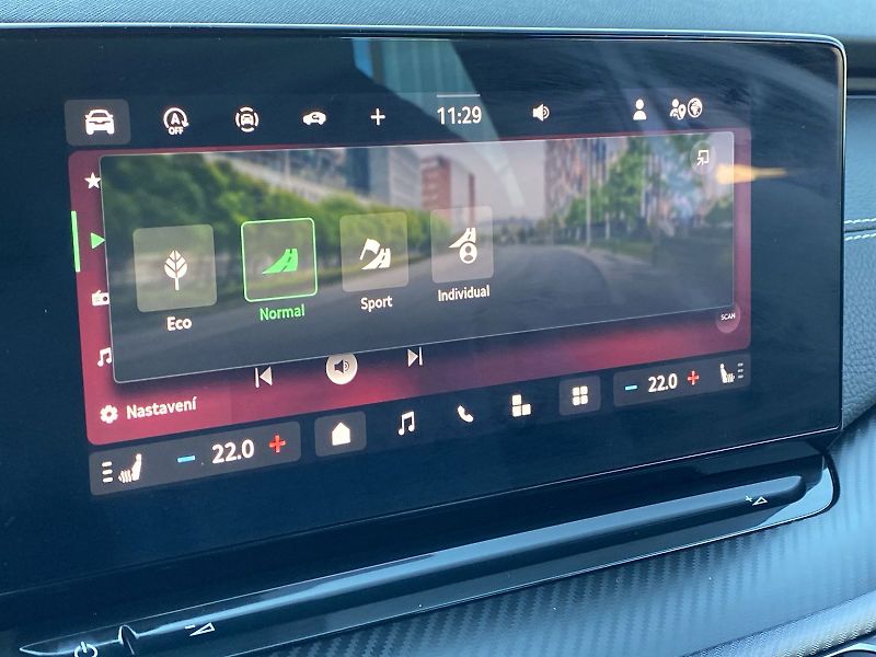 Škoda Octavia (2025) Combi 1.5 TSI M-HEV DSG Sportl - fotka 18 z 34