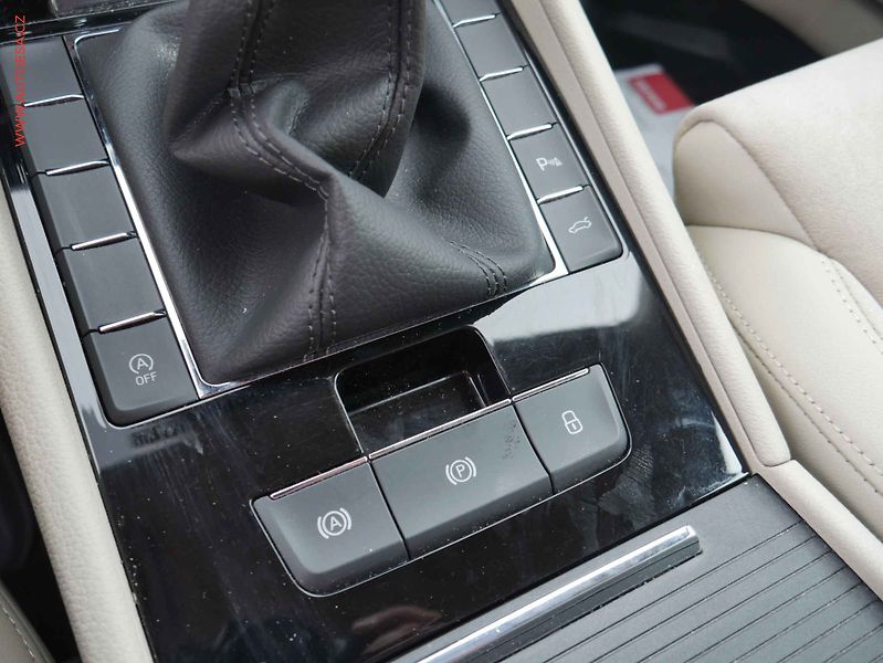 Škoda Superb (2016) 1.8TSi, servis.kniha - fotka 19 z 31
