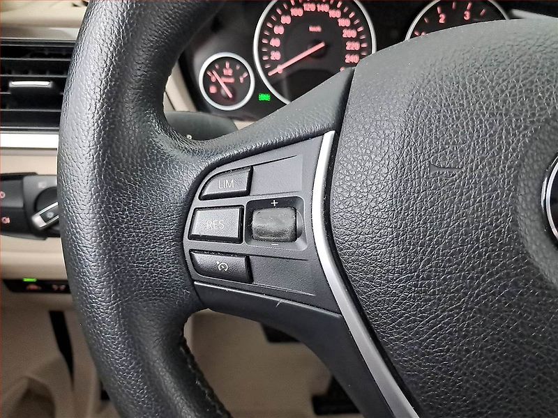 BMW Řada 3 (2014) 320 d xDrive, 4X4, Automat - fotka 18 z 23