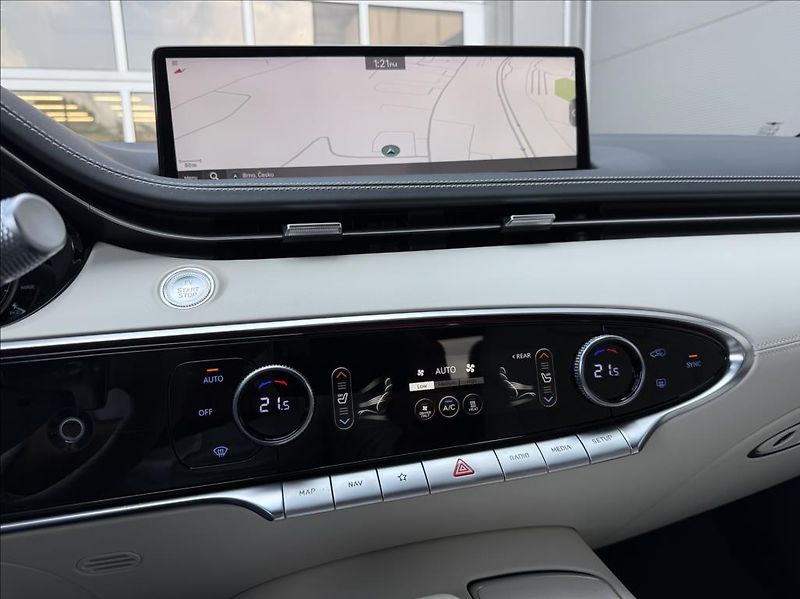 Genesis GV70 AWD  Electrified Sport - fotka 16 z 22