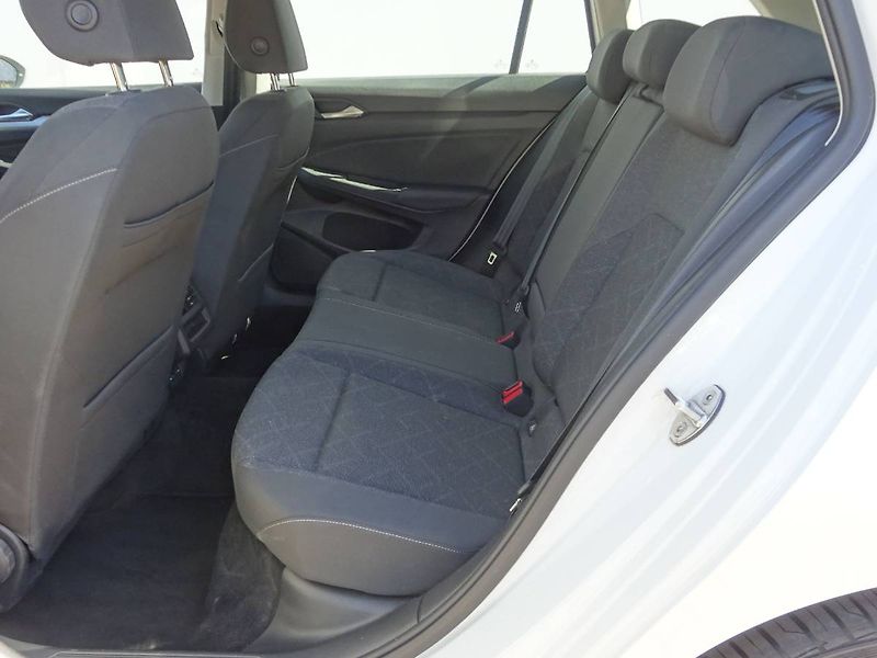 Volkswagen Golf (2022) 1,0TSi /81kW Variant Life - fotka 23 z 27