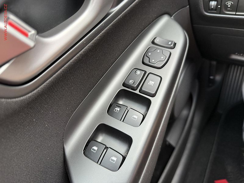 Hyundai Kona (2020) 1.0 T-GDi, AC, navi, park - fotka 11 z 18