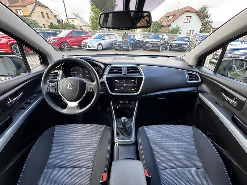 Suzuki SX4 S-Cross (2015) 1.6 VVTi Limited Navi Kamera - fotka 6 z 50