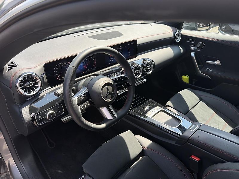Mercedes-Benz CLA 200 kupé 1. Majitel - fotka 9 z 17