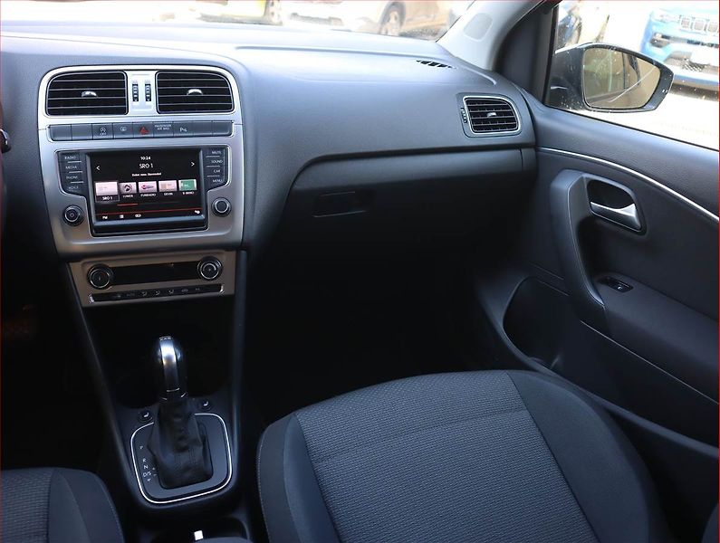 Volkswagen Polo (2016) 1.2 TSI, Automat, Tempomat - fotka 8 z 21