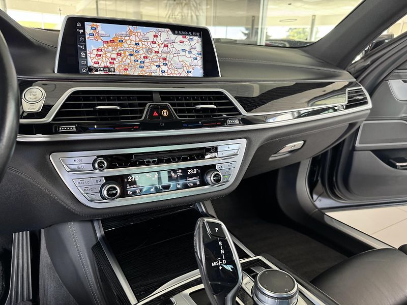BMW Řada 7 730d xDrive*Dověry*360°Kam*DPH - fotka 21 z 51