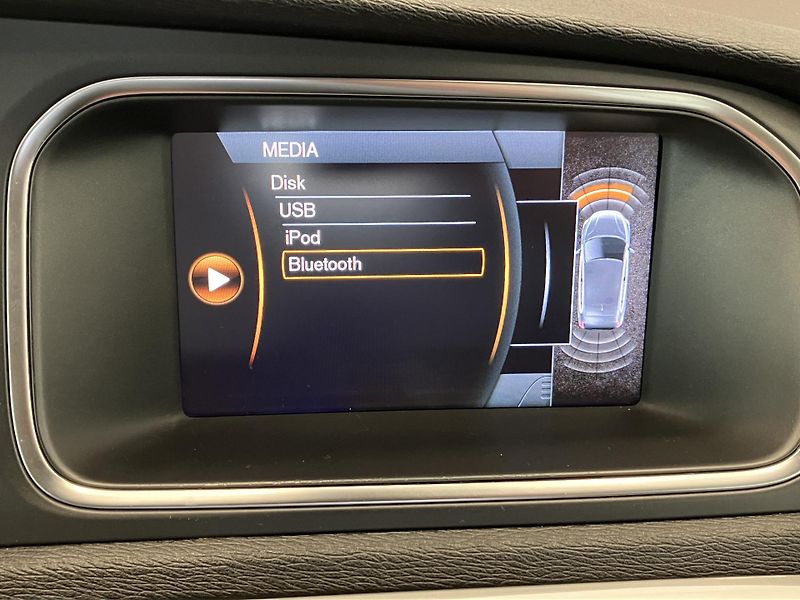 Volvo V40 T3 FWD Momentum MT6 - fotka 27 z 40
