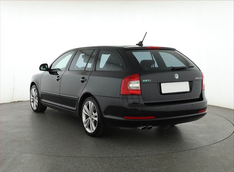 Škoda Octavia (2012) RS 2.0 TDI, Serv.kniha, Navi - fotka 4 z 17