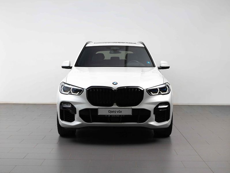 BMW X5 M50i - fotka 2 z 23