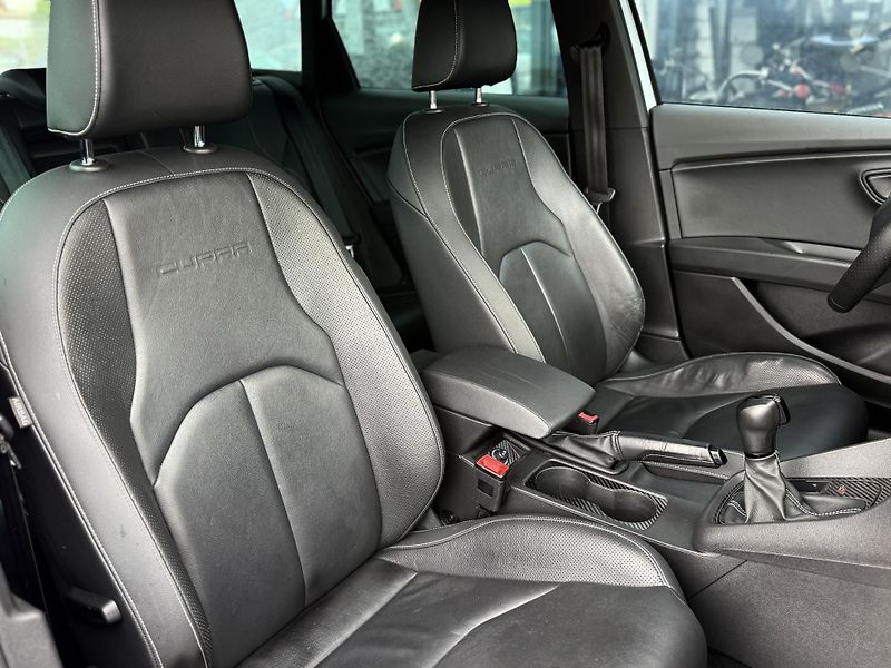 Seat Leon 2,0 ST Cupra 206kW Automat - fotka 24 z 50