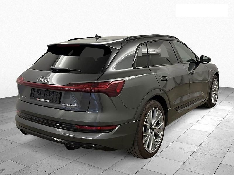 Audi e-tron 55 QUATTRO 300kw S LINE SOH97% - fotka 4 z 8