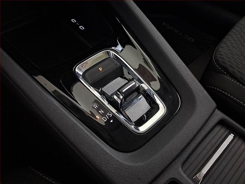 Škoda Octavia (2023) Style 1.5 TSI e-tec, Automat - fotka 13 z 22