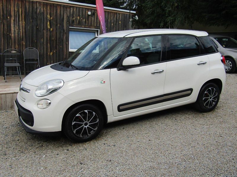 Fiat 500L (2013) 1.6 JTD 77kW - fotka 2 z 43