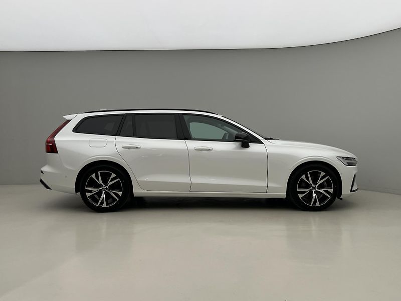 Volvo V60 B4 DARK PLUS AUT - fotka 10 z 46