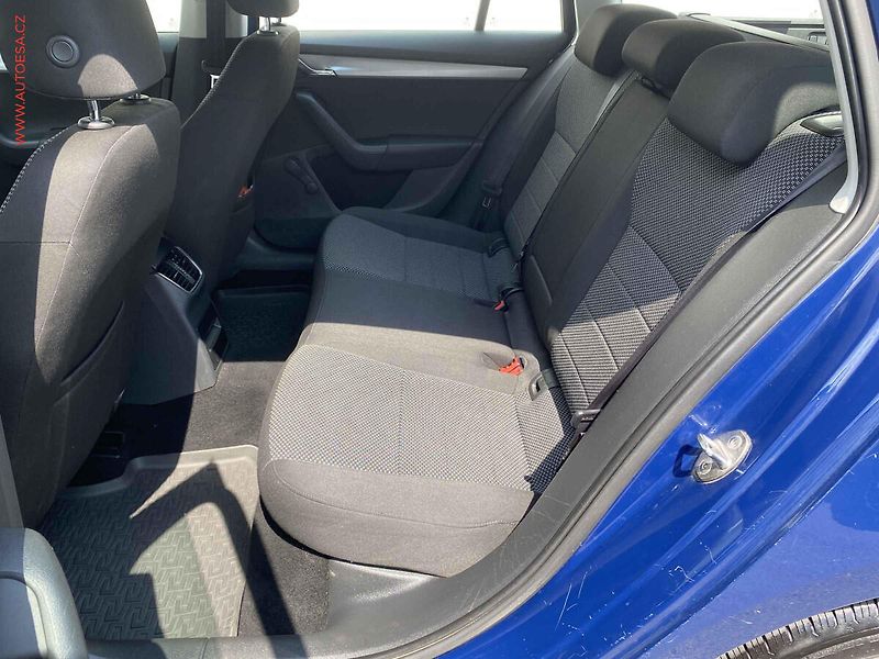 Škoda Octavia (2015) 1.6 TDI, ČR, AC, temp - fotka 10 z 16