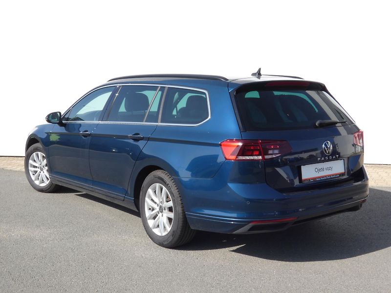 Volkswagen Passat Business Premium 2.0 TDI 110KW - fotka 18 z 30