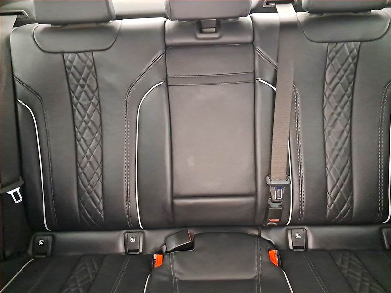 BMW Řada 5 (2021) 540d xDrive - fotka 10 z 16