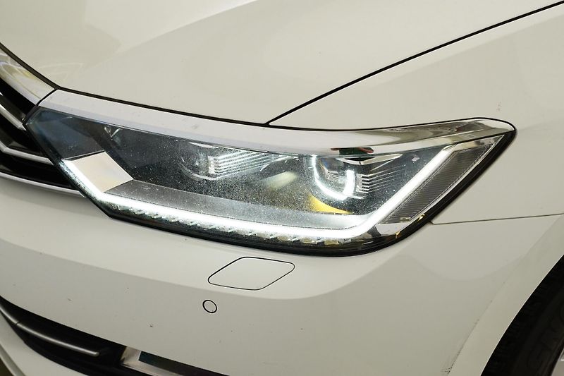 Volkswagen Passat - fotka 9 z 30